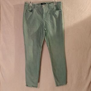 **SOLD**Nine west skinny Ankle jeans